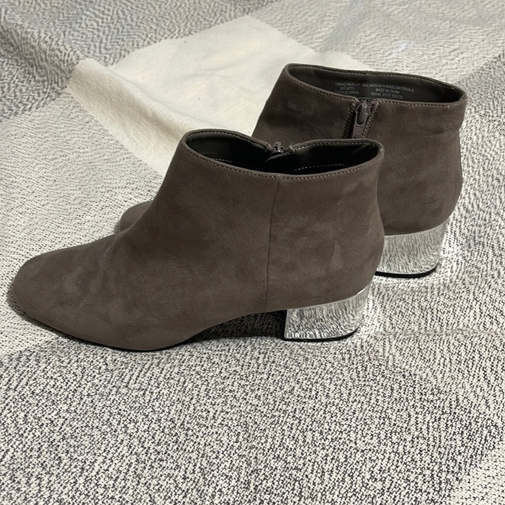 Brand New Arizona Jeans Company grey suede with silver/mirrored heel ankle boots